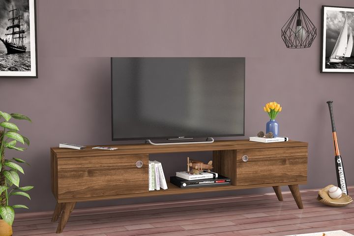 Wood TV-Lowboard mit Holzbeinen